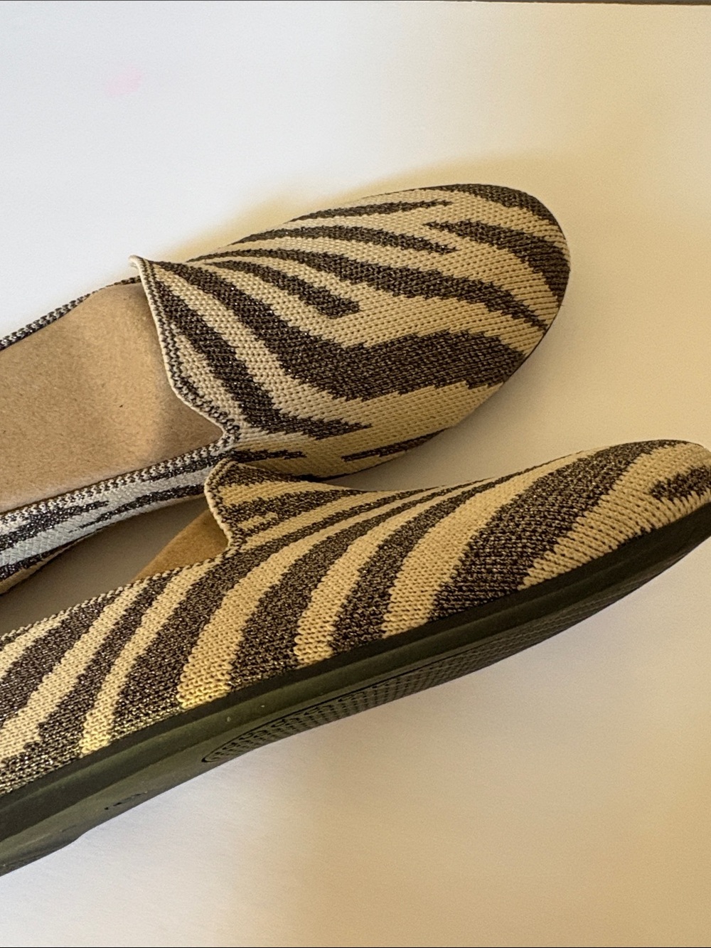 Rothy’s Shimmer Zebra metallic thread flats Sz 9 New in box - Picture 4 of 10